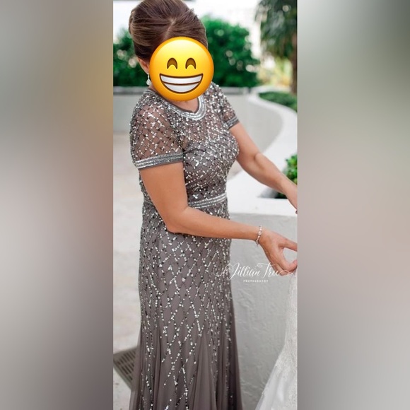 Adrianna Papell Dresses & Skirts - Adrianna Papell Cap Sleeve Evening Gown